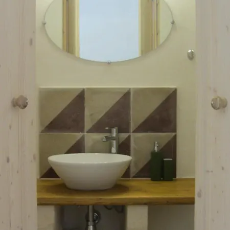 Casa Della Scrittrice 3* אוסטוני